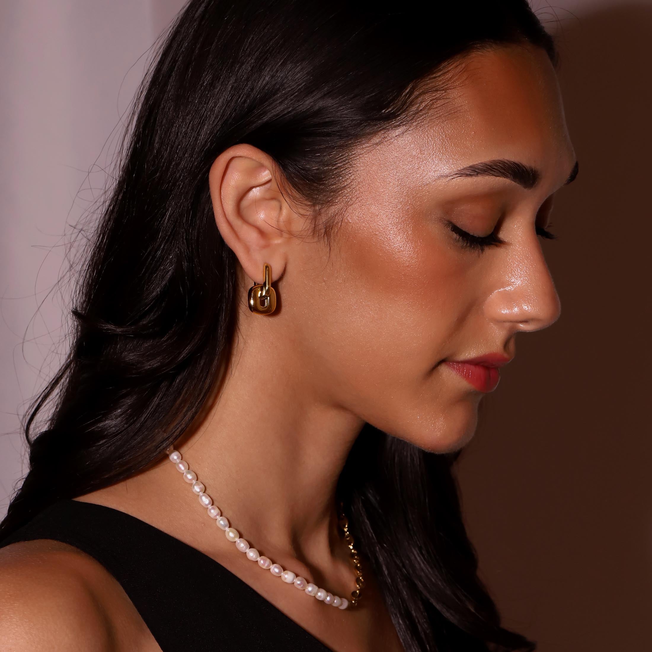 Sonder Removable Square Pendant Hoop Earrings On Model 2 - Gold